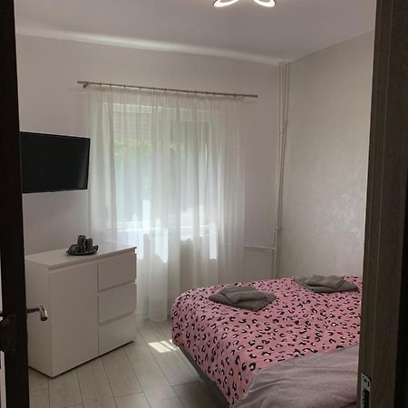 Apartament Regim Hotelier Oradea Buitenkant foto
