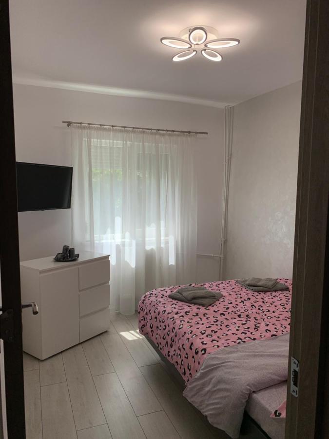 Apartament Regim Hotelier Oradea Buitenkant foto