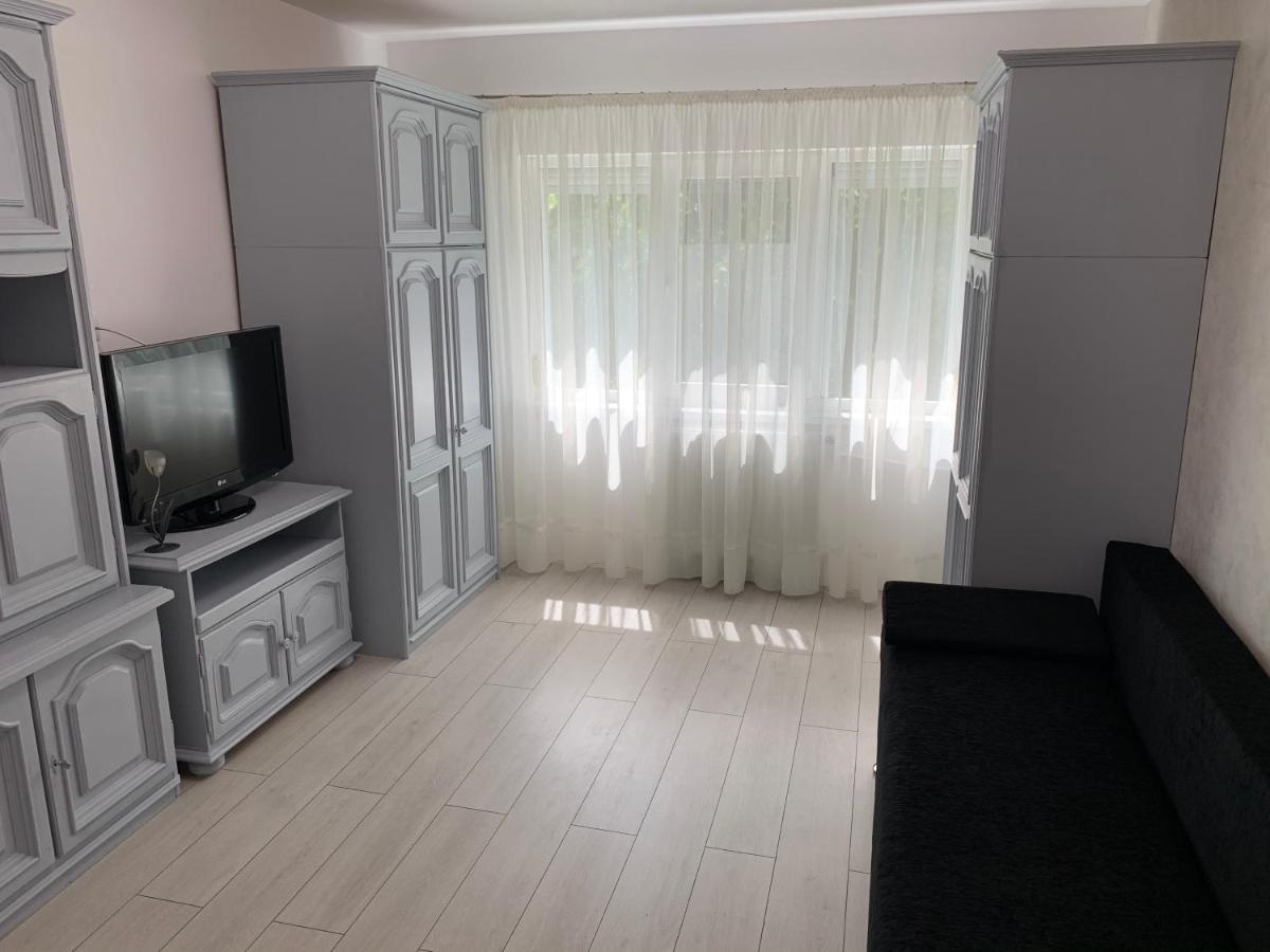 Apartament Regim Hotelier Oradea Buitenkant foto