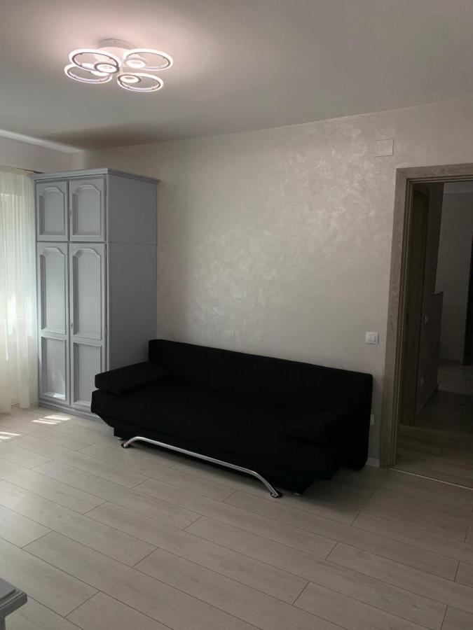 Apartament Regim Hotelier Oradea Buitenkant foto